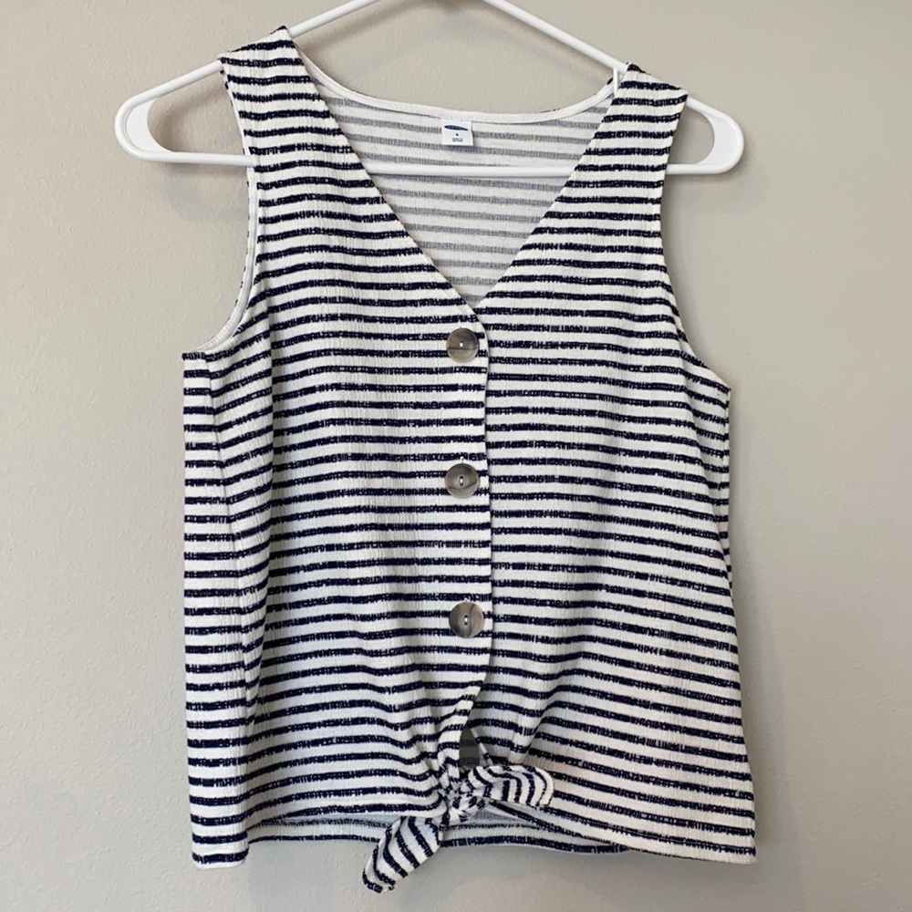 Cute Tank w Buttons